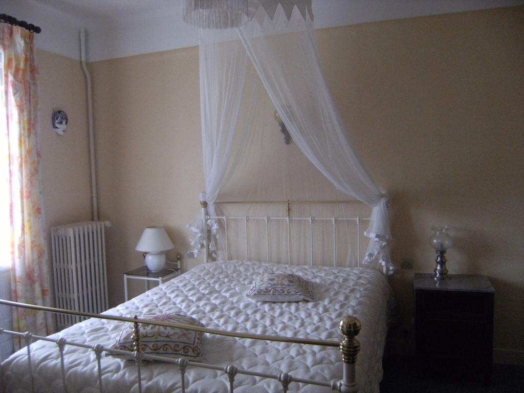 Hotel Le Soleil D'or à Vimoutiers Chambre photo