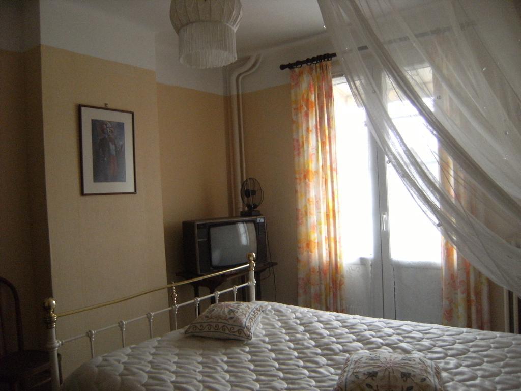 Hotel Le Soleil D'or à Vimoutiers Chambre photo