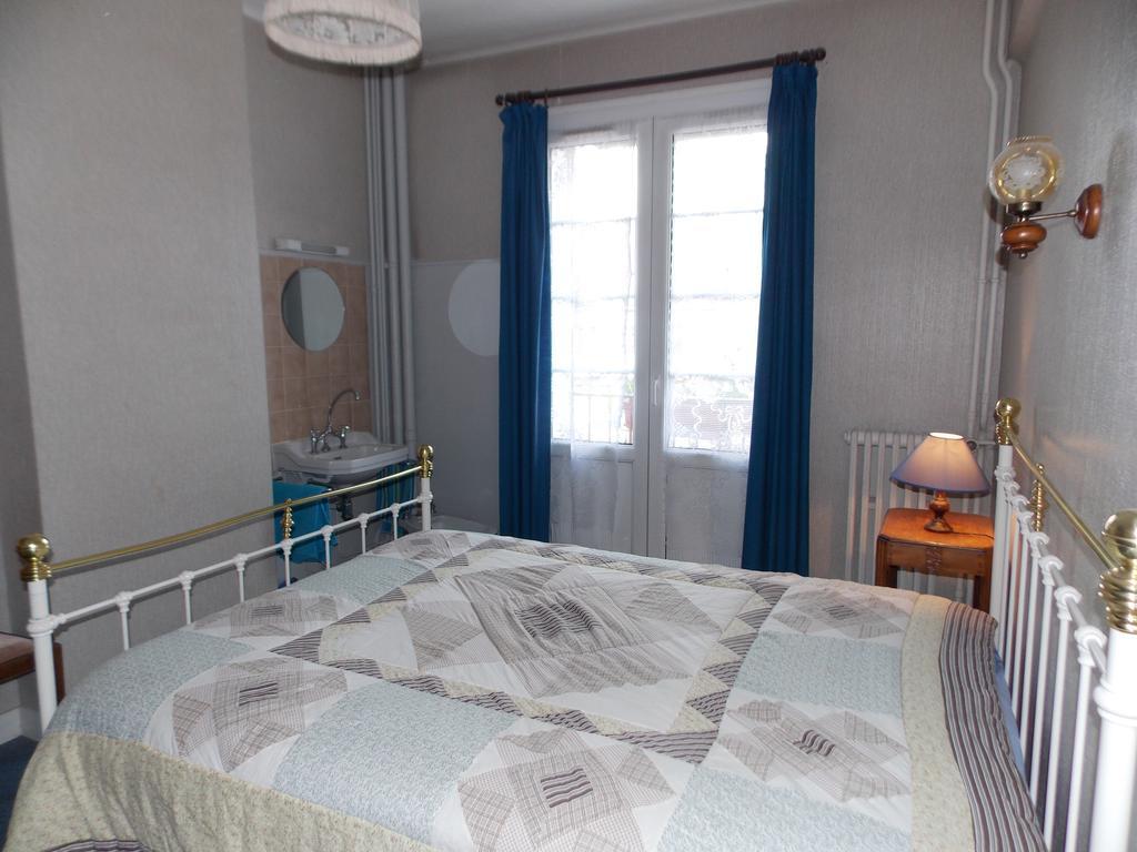 Hotel Le Soleil D'or à Vimoutiers Extérieur photo