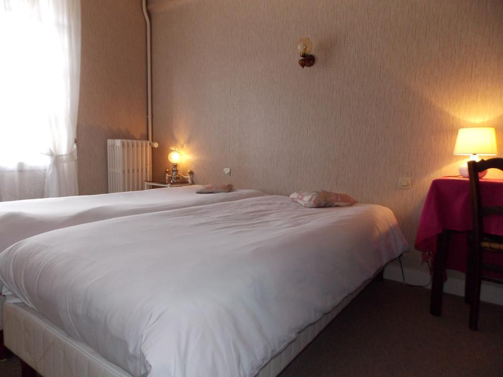 Hotel Le Soleil D'or à Vimoutiers Extérieur photo