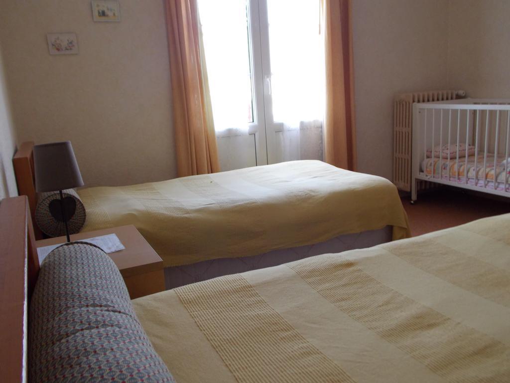 Hotel Le Soleil D'or à Vimoutiers Extérieur photo